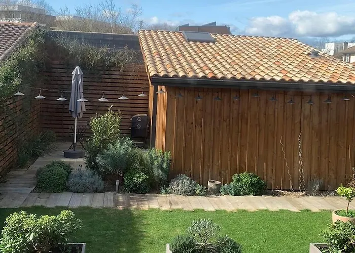 Cabane Au Fond Du Jardin